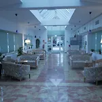 Hotel Pause - Free Wifi & Free Parking!! 3*