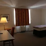 Pause - Free Wifi & Free Parking!! Hotel 3*