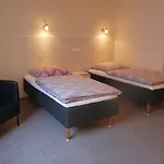 Pause - Free Wifi & Free Parking!! Hotel