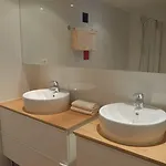 Hotel Pause - Free Wifi & Free Parking!! 3*