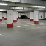 Pause - Free Wifi & Free Parking!! Hotel