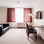 Pause - Free Wifi & Free Parking!! Hotel