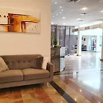 Hotel Pause - Free Wifi & Free Parking!!