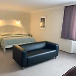 Pause - Free Wifi & Free Parking!! Hotel 3*