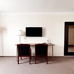 Hotel Pause - Free Wifi & Free Parking!! 3*