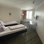 Pause - Free Wifi & Free Parking!! Hotel