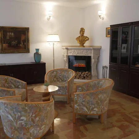 Otel Pause - Free Wifi & Free Parking!! 3*