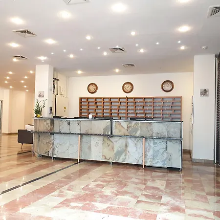 Hotel Pause - Free Wifi & Free Parking!! 3*