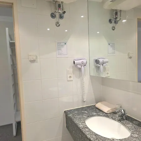 Pause - Free Wifi & Free Parking!! 3* Hofheim am Taunus