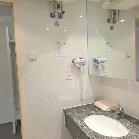 Hotel Pause - Free Wifi & Free Parking!! Hofheim am Taunus
