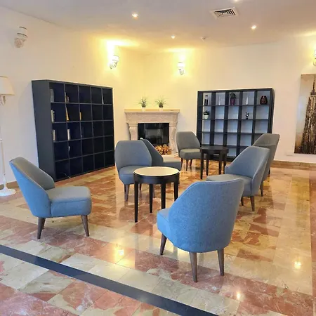 Pause - Free Wifi & Free Parking!! Hotel 3*