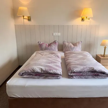 Hotel Pause - Free Wifi & Free Parking!! Hofheim am Taunus