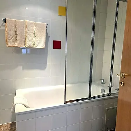 Hotel Pause - Free Wifi & Free Parking!! 3*