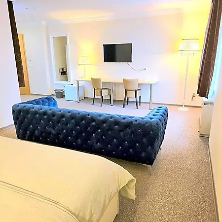 Hotel Pause - Free Wifi & Free Parking!! 3*