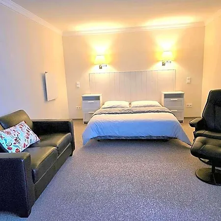Pause - Free Wifi & Free Parking!! Hotel
