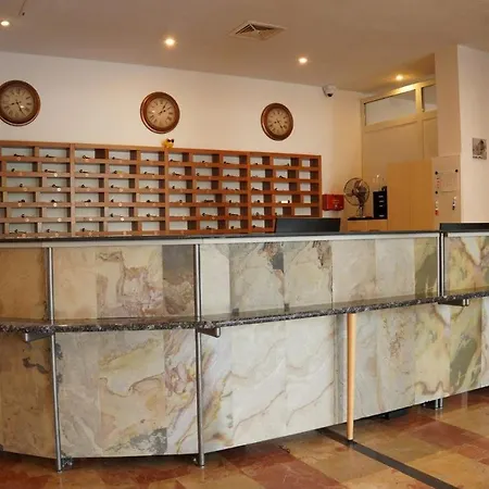 Pause - Free Wifi & Free Parking!! Hotel 3*