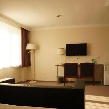 Hotel Pause - Free Wifi & Free Parking!! 3*
