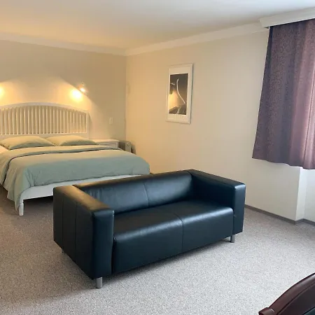 Hotel Pause - Free Wifi&free Parking!!