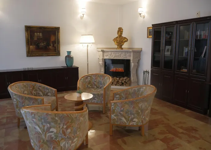 Otel Pause - Free Wifi & Free Parking!! 3*