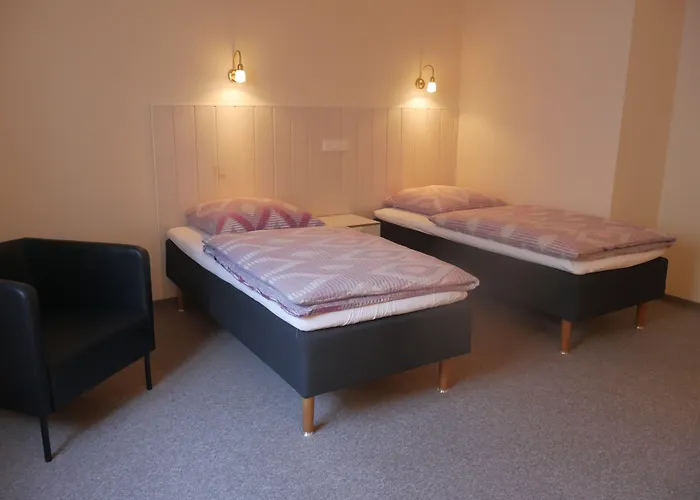 Pause - Free Wifi & Free Parking!! Otel