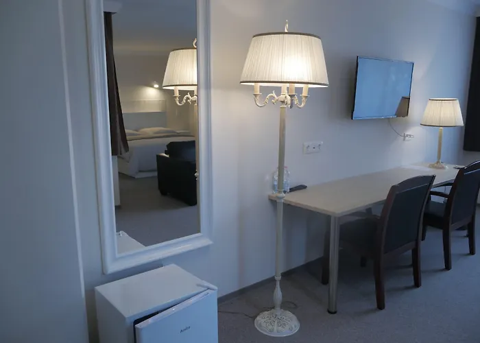 Otel Pause - Free Wifi & Free Parking!! 3*