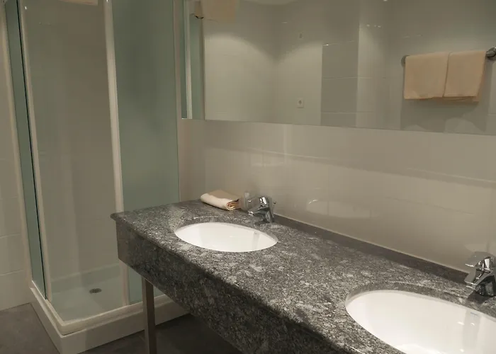 Pause - Free Wifi & Free Parking!! Otel Hofheim am Taunus