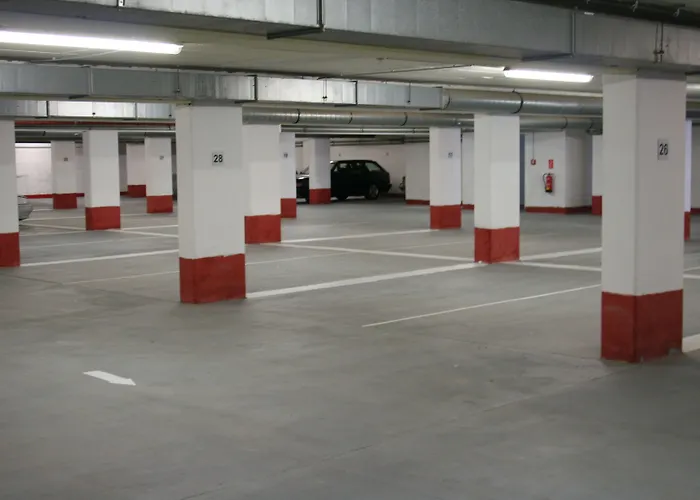 Pause - Free Wifi & Free Parking!! Otel