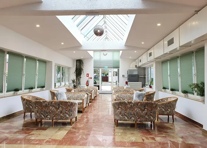 Otel Pause - Free Wifi & Free Parking!!