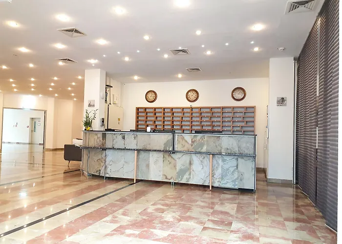 Otel Pause - Free Wifi & Free Parking!! 3*