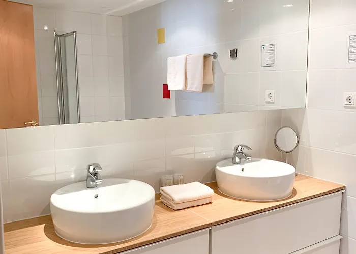 Otel Pause - Free Wifi & Free Parking!! 3*