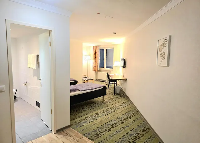 Pause - Free Wifi & Free Parking!! Otel 3*