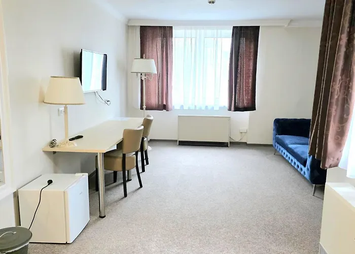 Pause - Free Wifi & Free Parking!! Otel Hofheim am Taunus