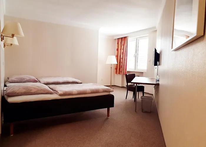 Pause - Free Wifi & Free Parking!! Otel 3*