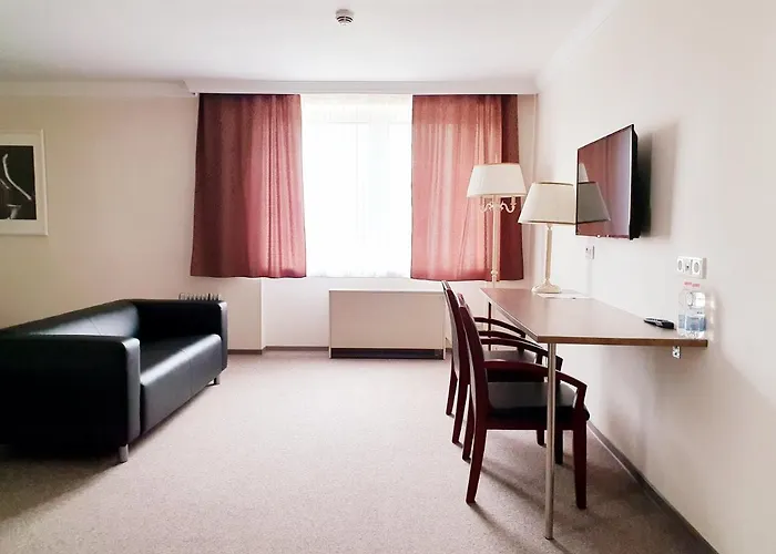 Pause - Free Wifi & Free Parking!! Otel Hofheim am Taunus